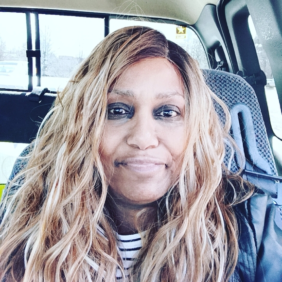 Meet your Posher, Leslie - Picture 4 of 4